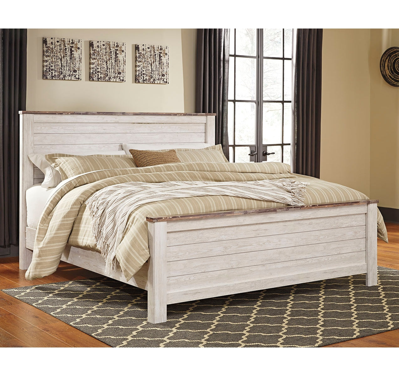 Willowton King Panel Bed with Mirrored Dresser and Nightstand