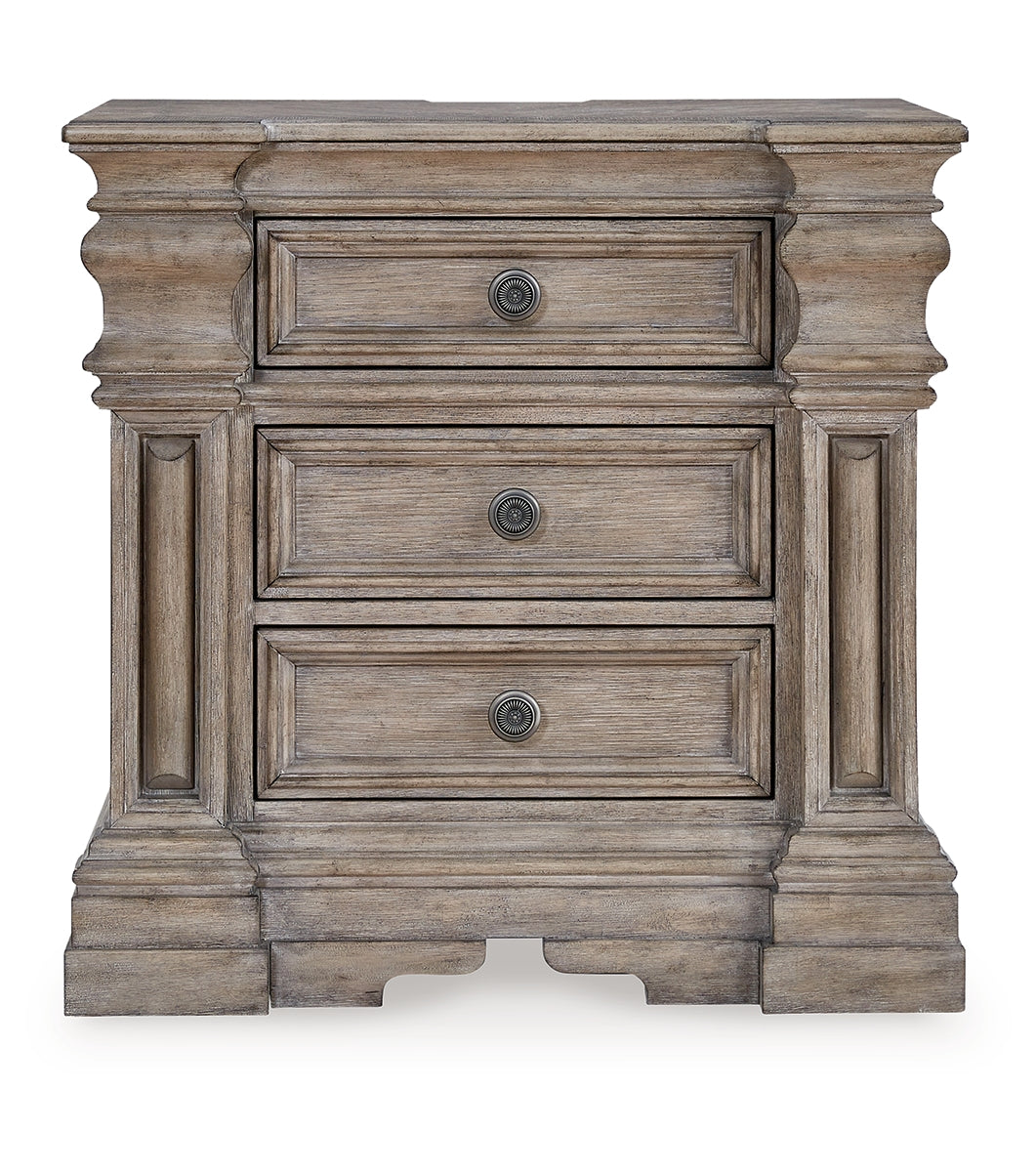 Blairhurst Queen Panel Bed with Dresser and Nightstand