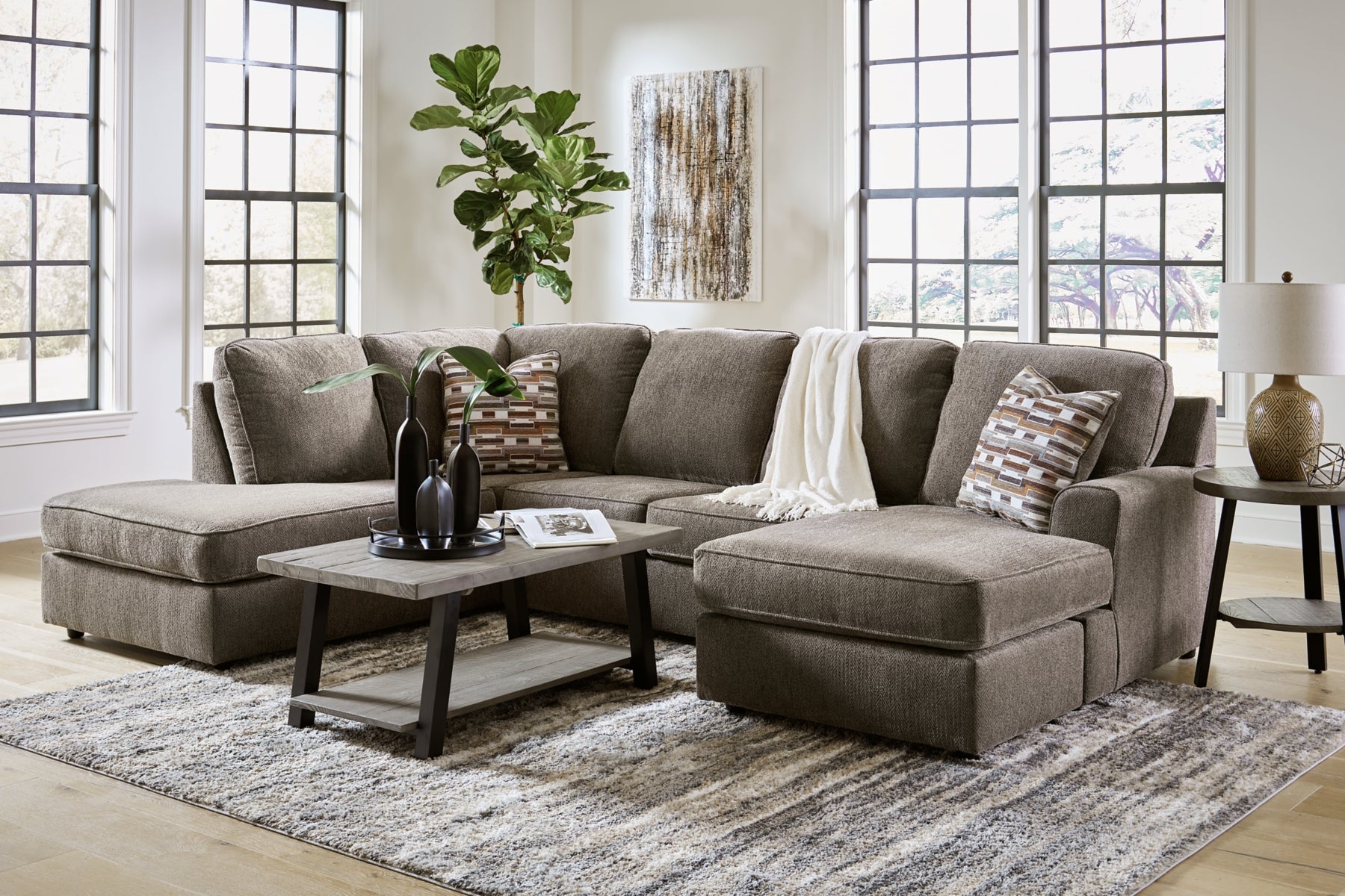 OPhannon 2-Piece Sectional with Chaise