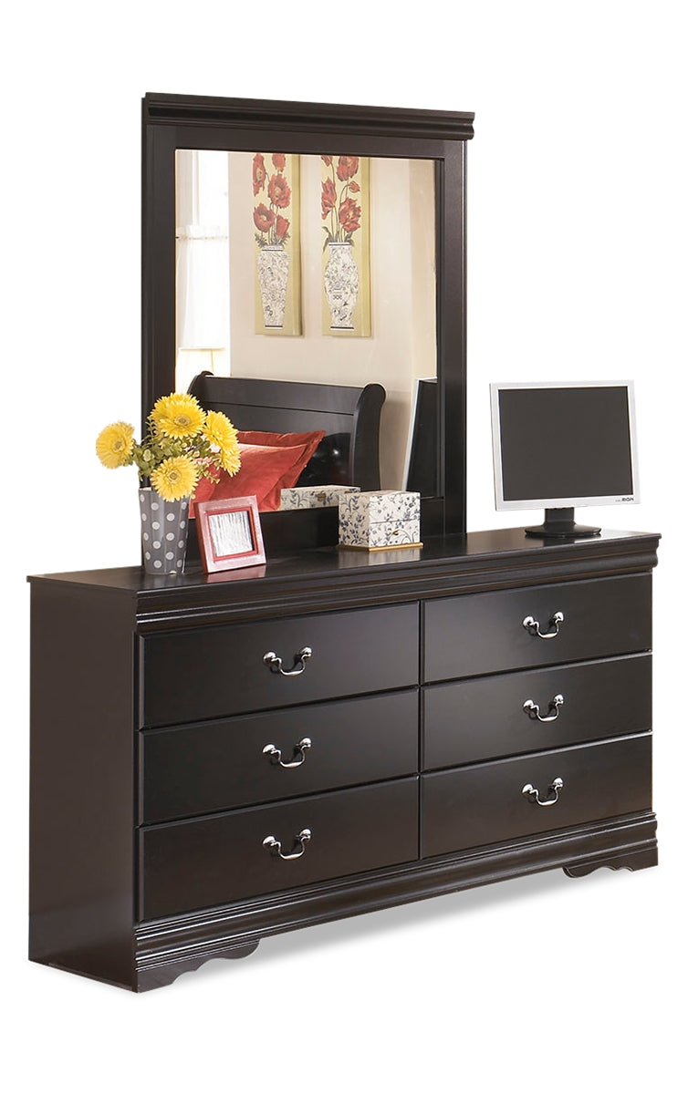 Huey Vineyard Queen Sleigh Bed with Mirrored Dresser and Chest