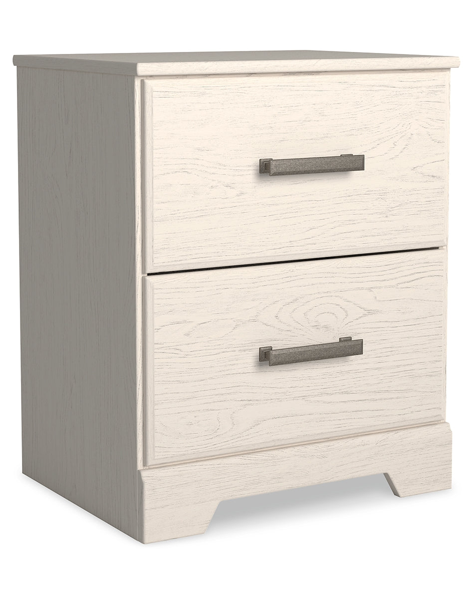 Stelsie Full Panel Bed with Mirrored Dresser and Nightstand
