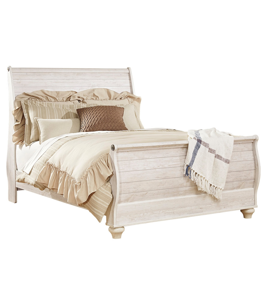 Willowton Queen Sleigh Bed with Mirrored Dresser