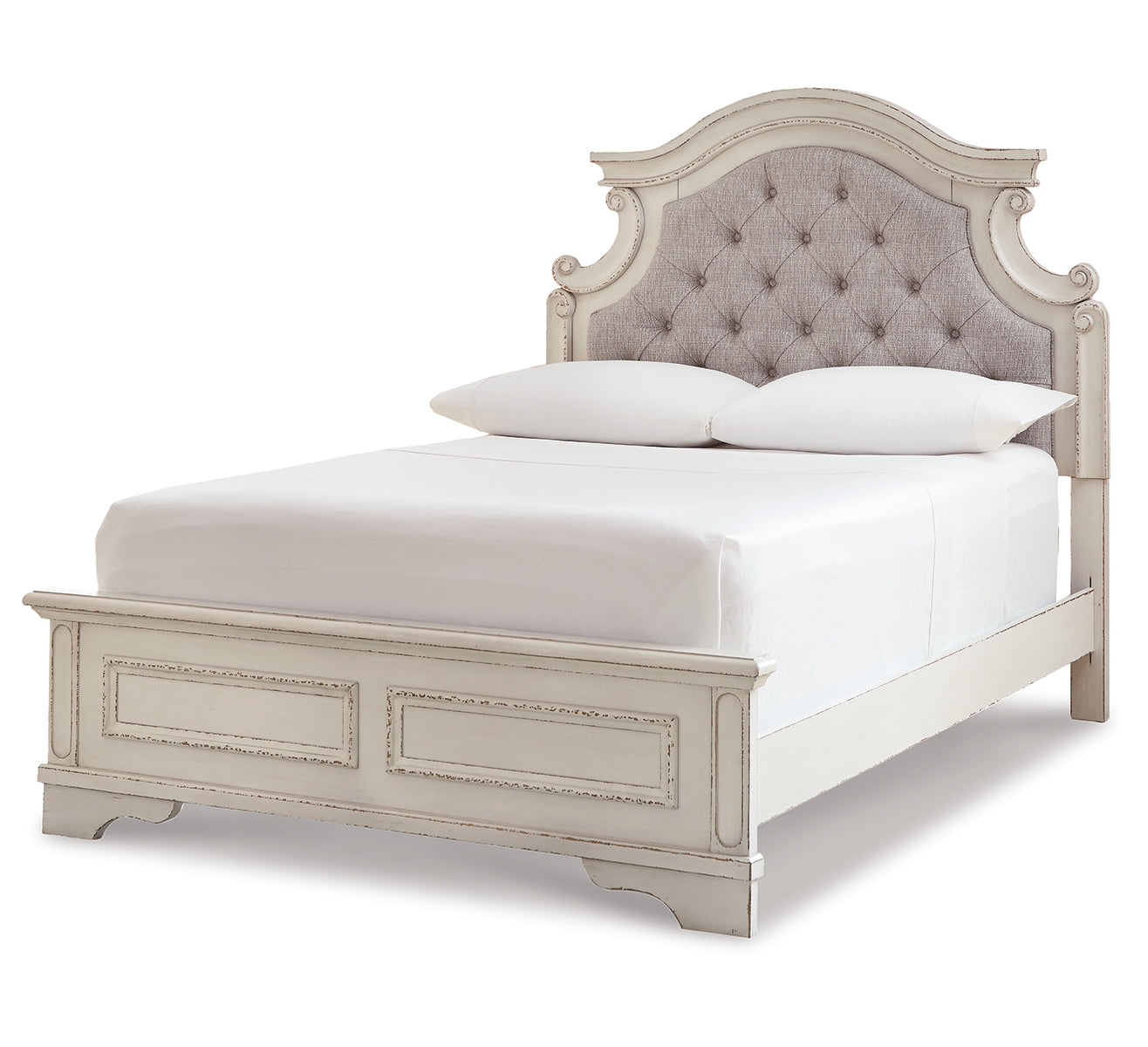 Realyn Full Panel Bed with Dresser