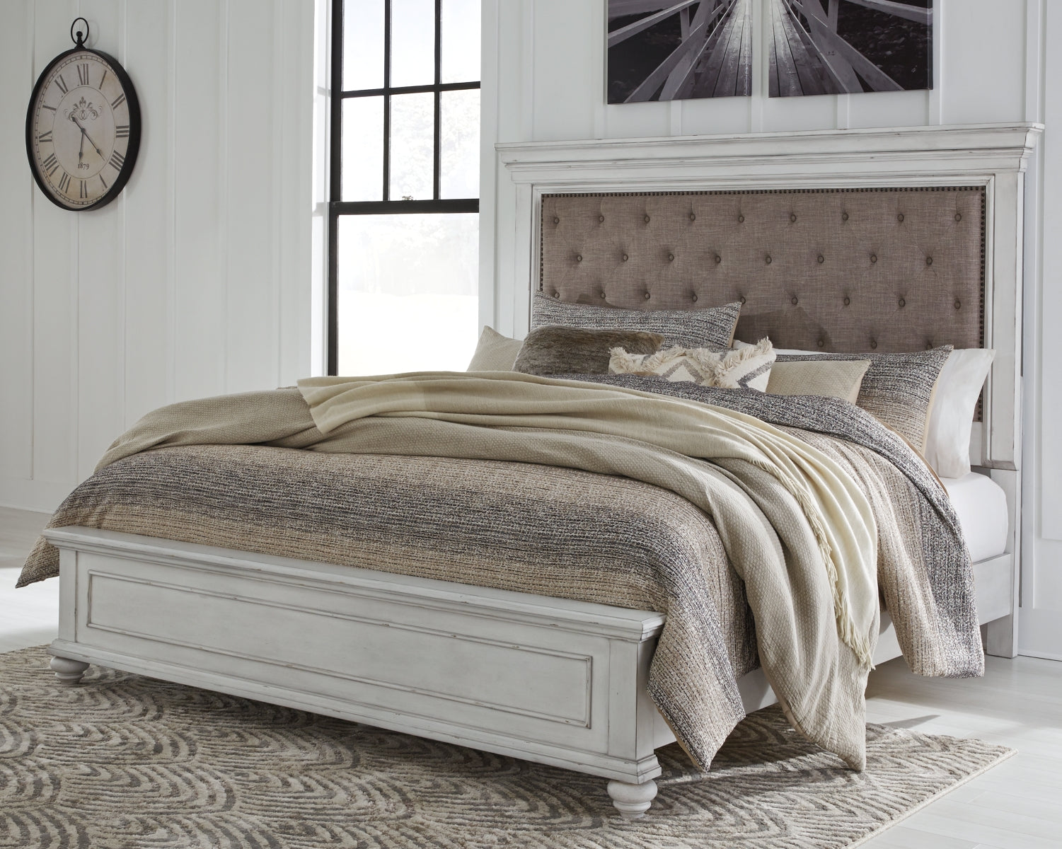 Kanwyn Queen Panel Bed