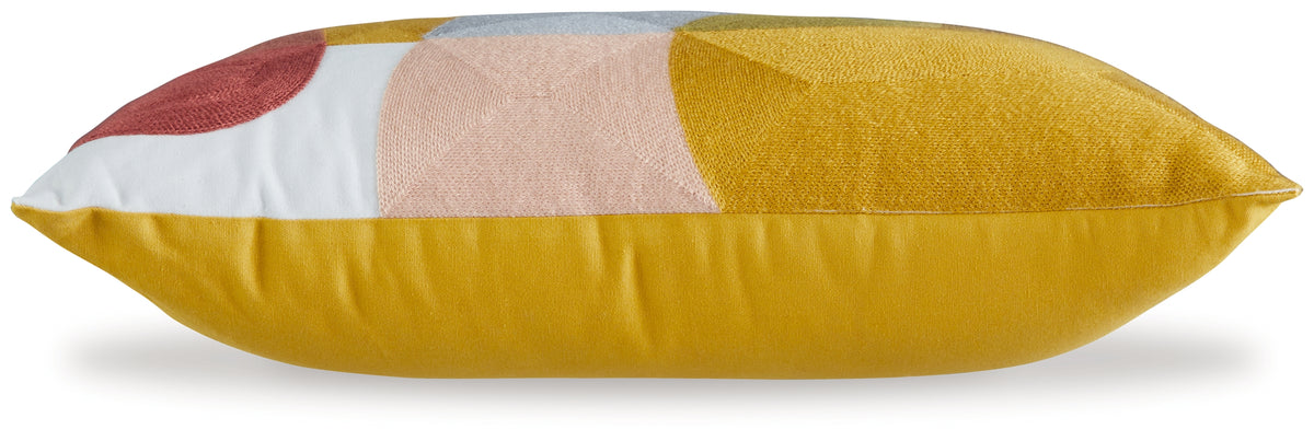 Varness Living Room Basic Textiles