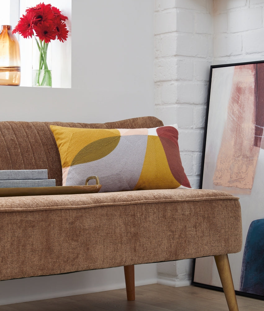 Varness Living Room Basic Textiles