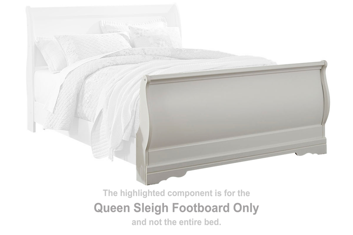 Anarasia Sleigh Bed