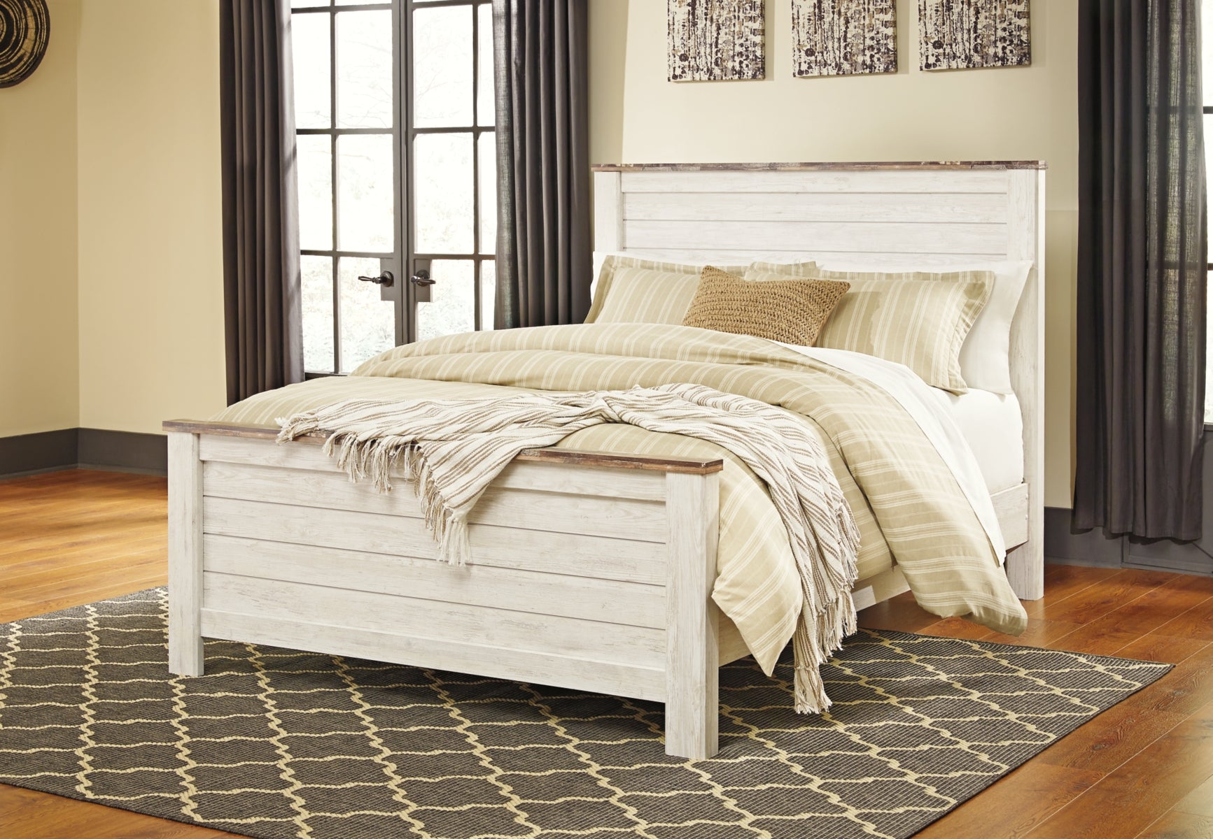 Willowton Queen Panel Bed with Dresser and Nightstand