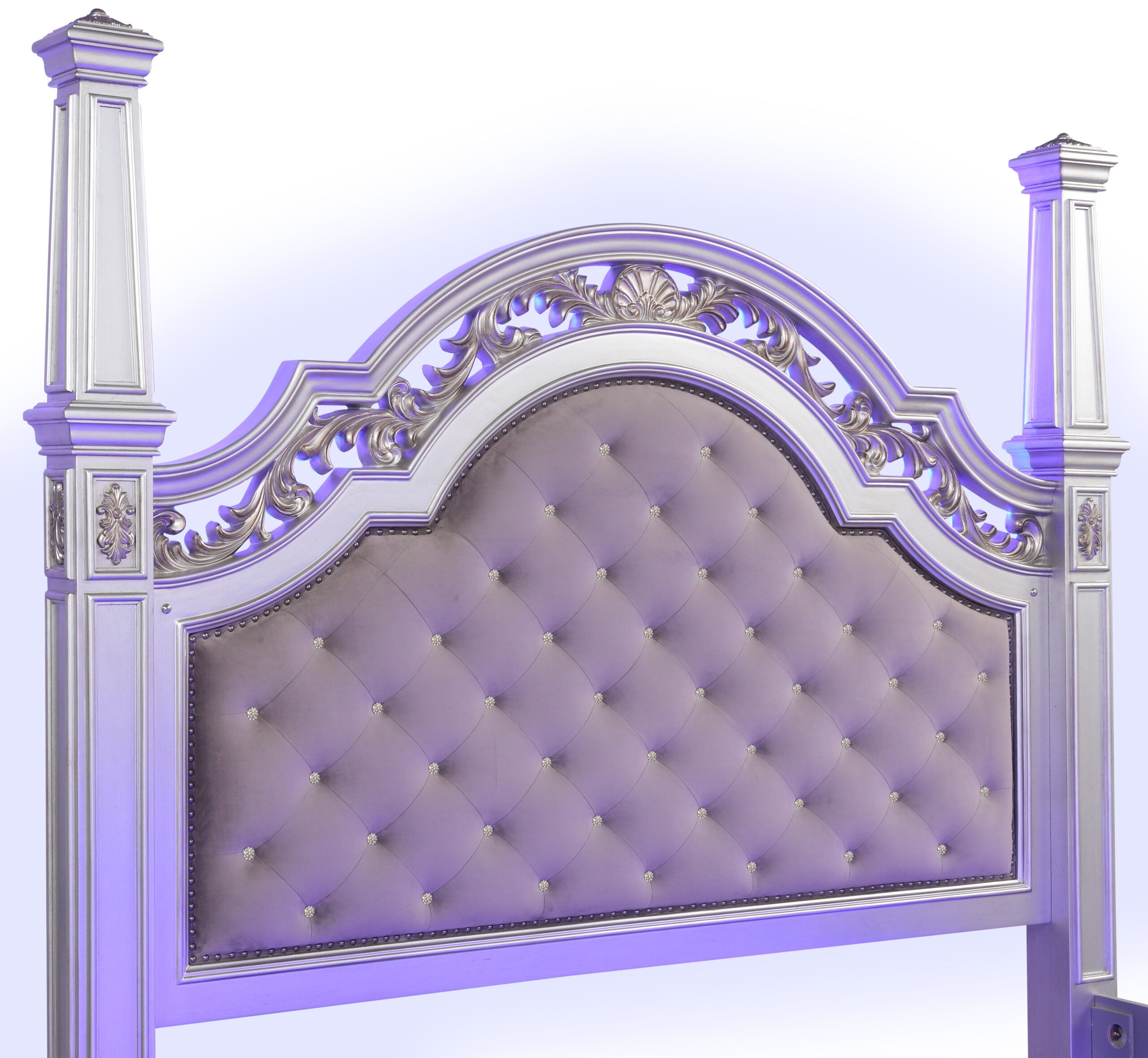 Traditional with LED Poster Bed with Mirrored Dresser, Chest and 2 Nightstands
