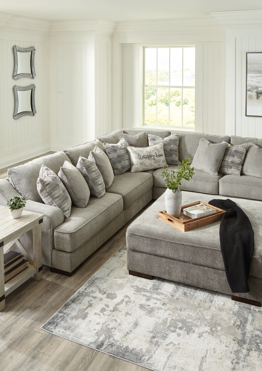 Bayless 3-Piece Sectional with Ottoman
