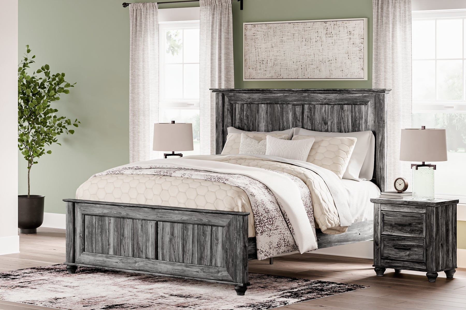 Thyven King Panel Bed with Mirrored Dresser, Chest and Nightstand