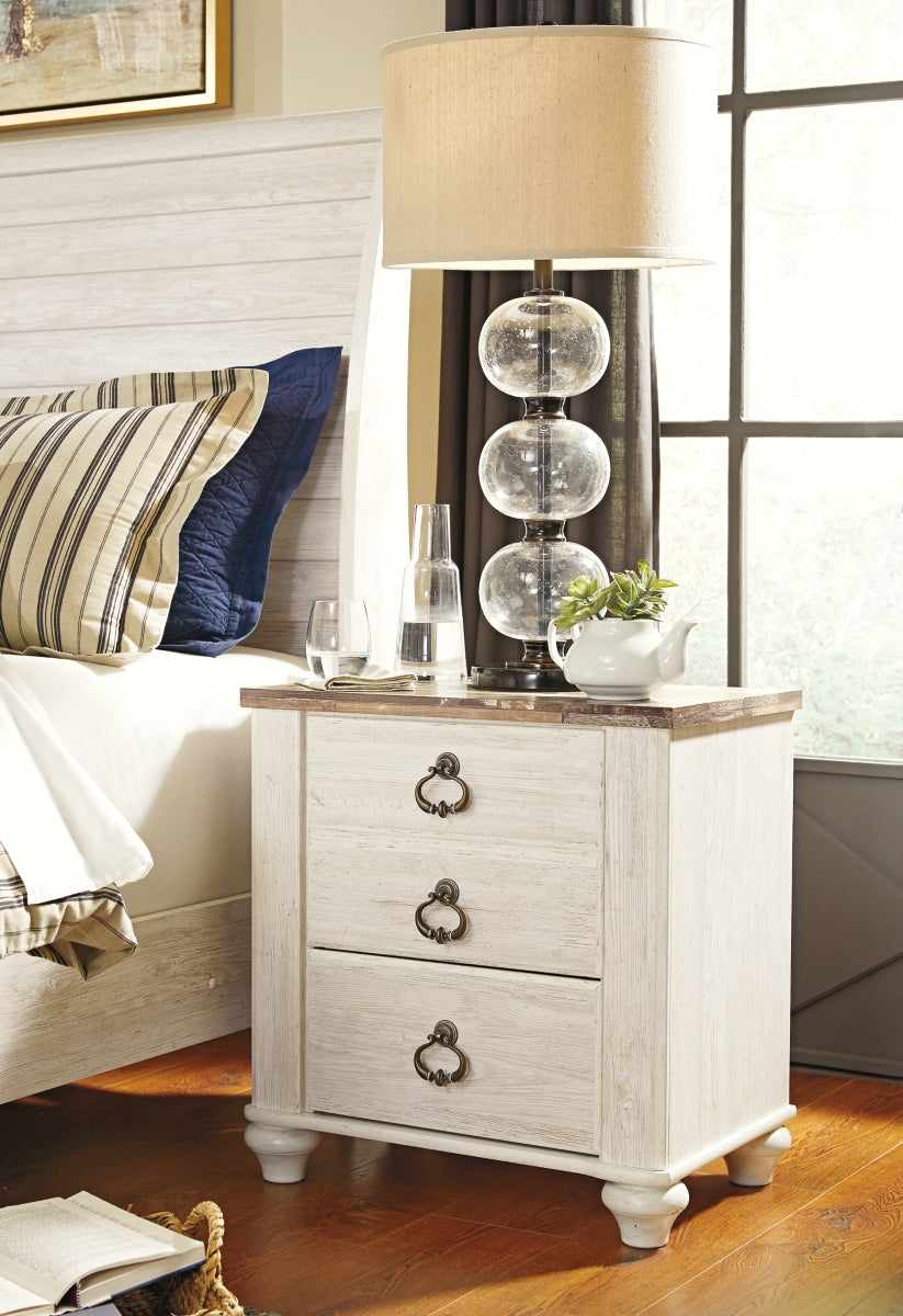 Willowton King Panel Bed with Mirrored Dresser, Chest and 2 Nightstands