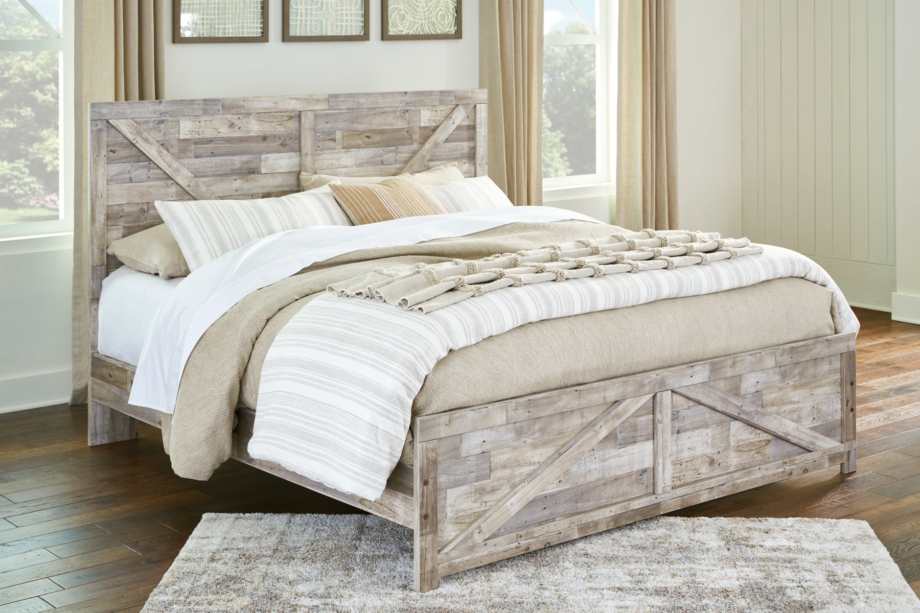 Hodanna King Crossbuck Panel Bed with Dresser