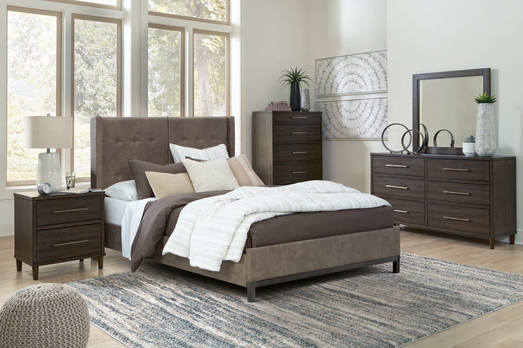 Wittland Queen Upholstered Panel Bed with Mirrored Dresser