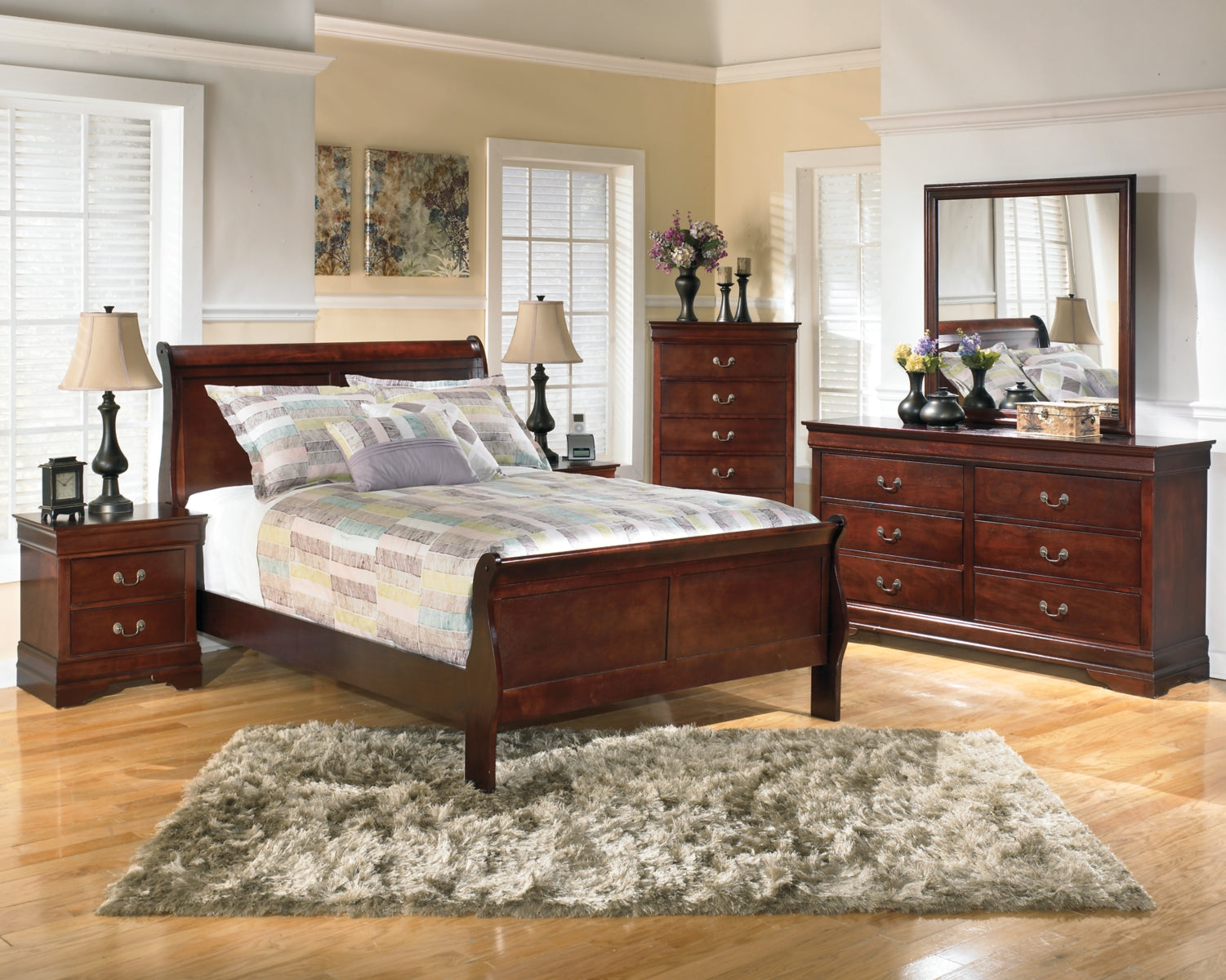 Alisdair Full Sleigh Bed with Mirrored Dresser, Chest and Nightstand
