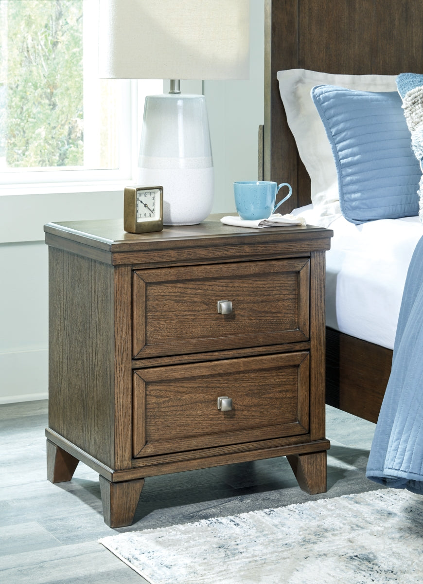Shawbeck King Panel Bed with Mirrored Dresser and Nightstand