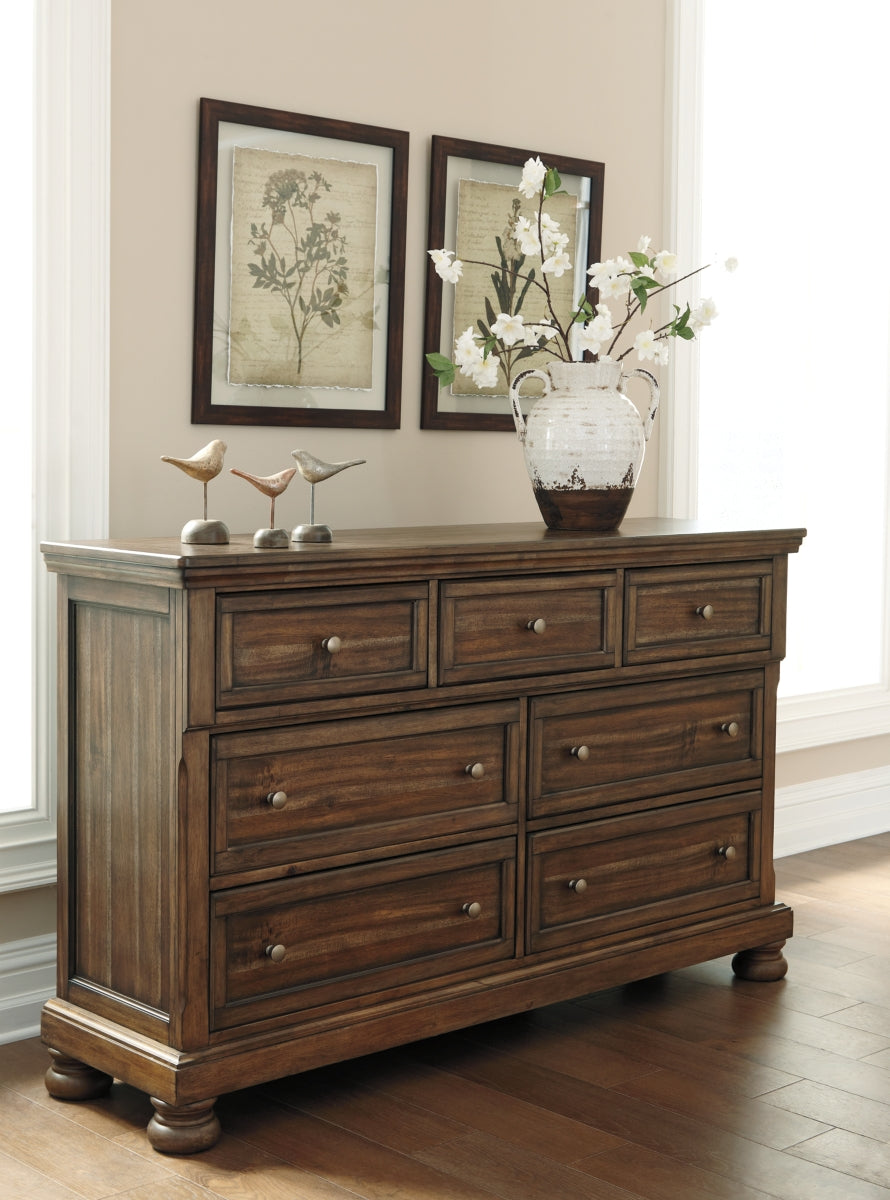 Flynnter King Panel Bed with Dresser
