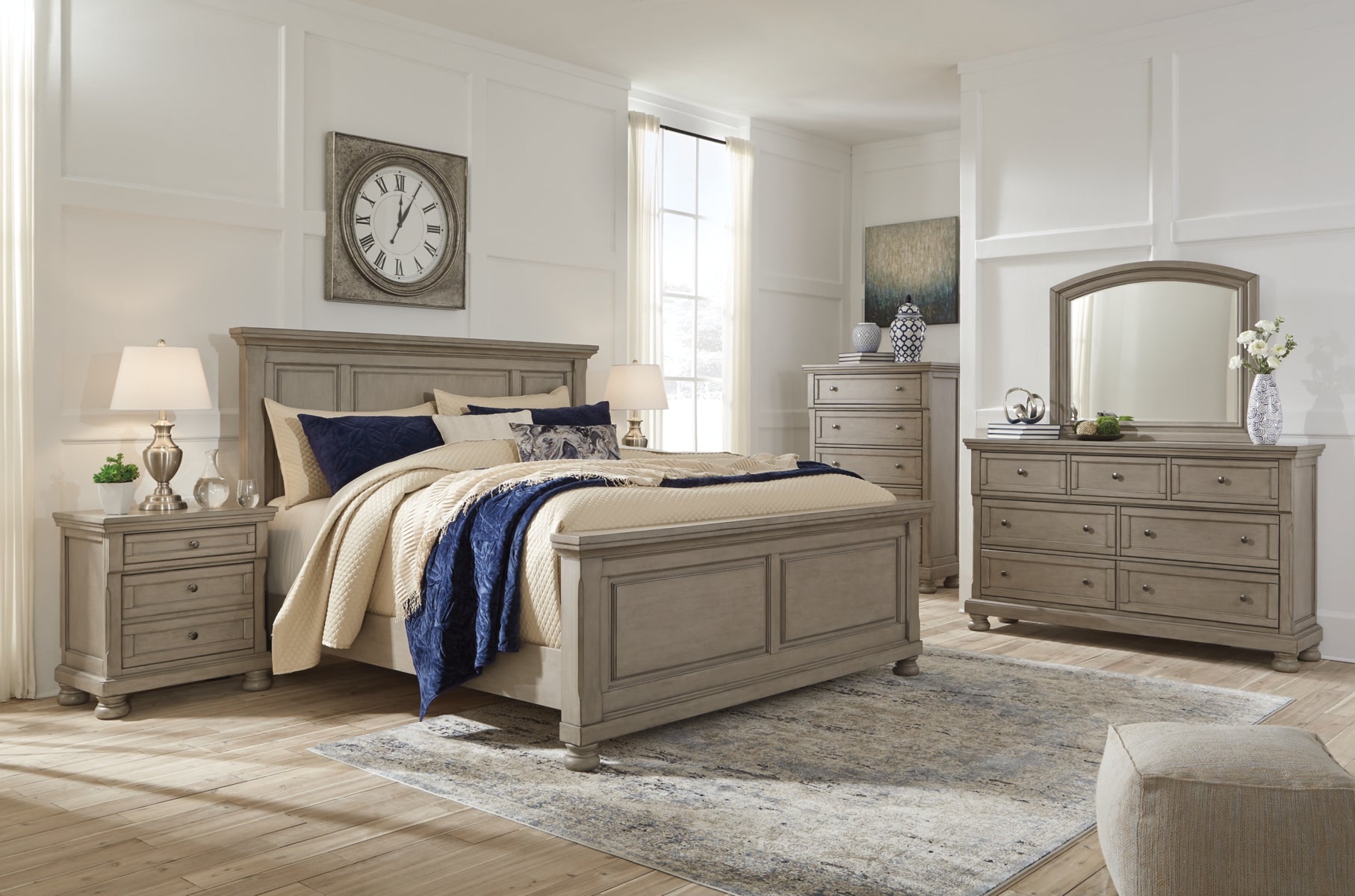 Lettner Queen Panel Bed with Mirrored Dresser