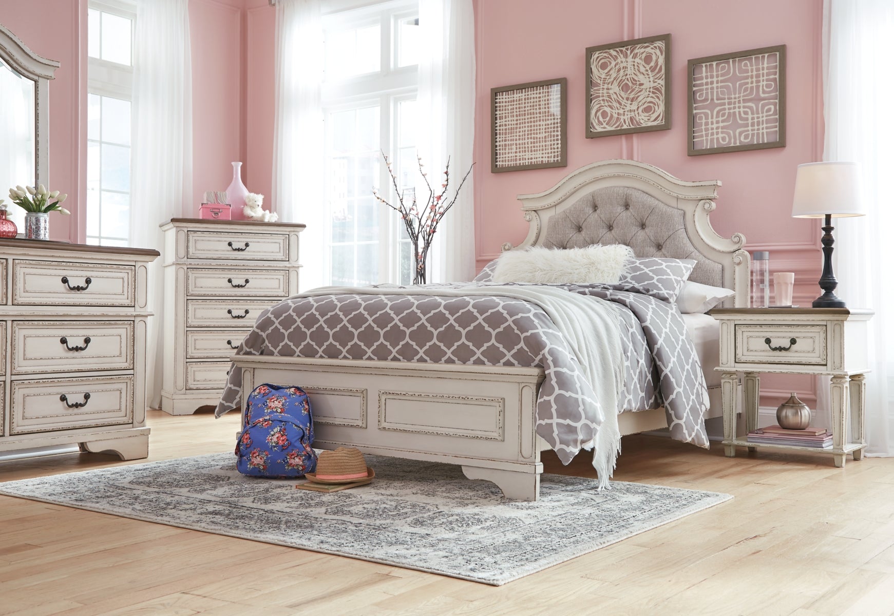 Realyn Full Panel Bed with Mirrored Dresser, Chest and 2 Nightstands