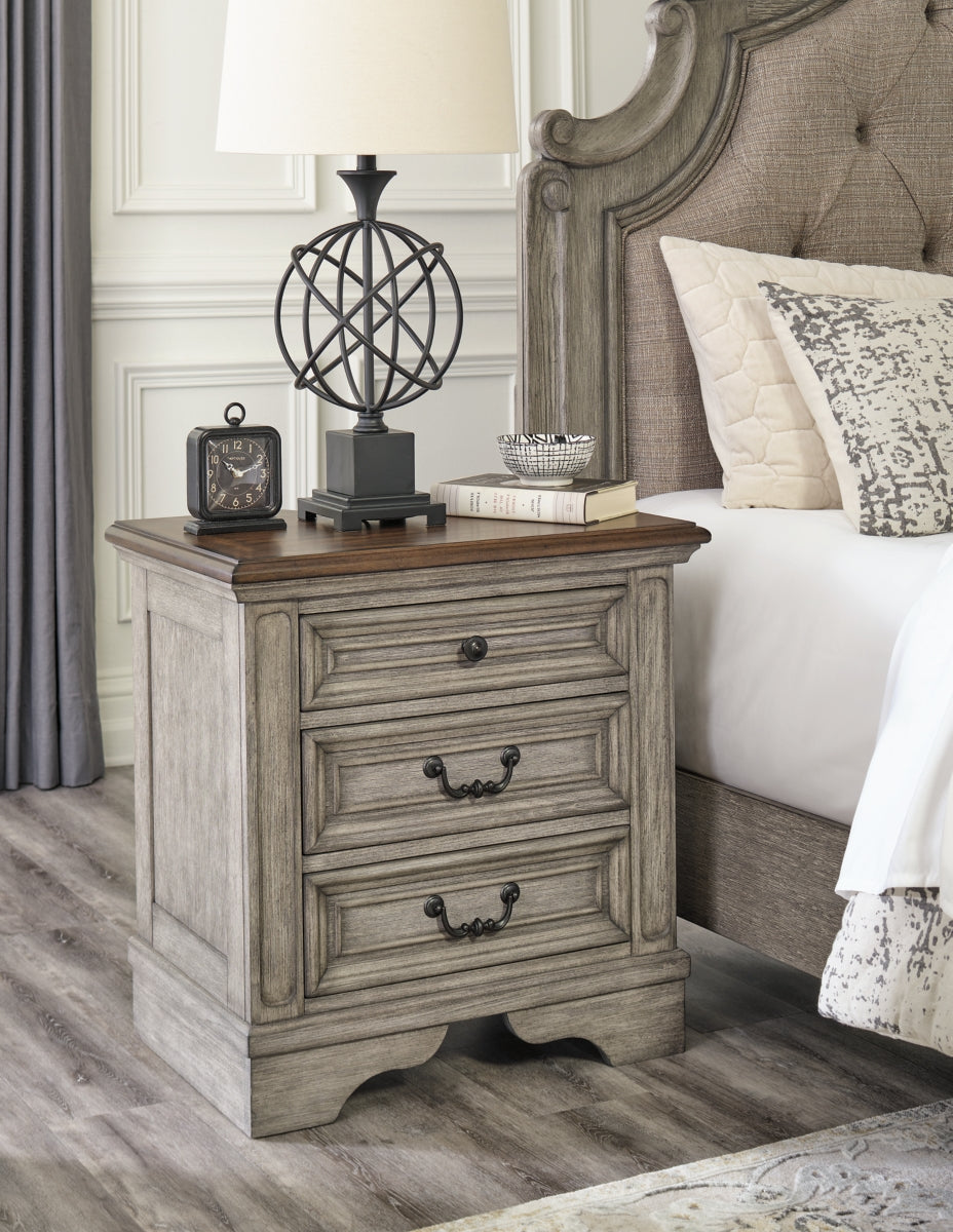 Lodenbay Queen Panel Bed with Mirrored Dresser, Chest and Nightstand