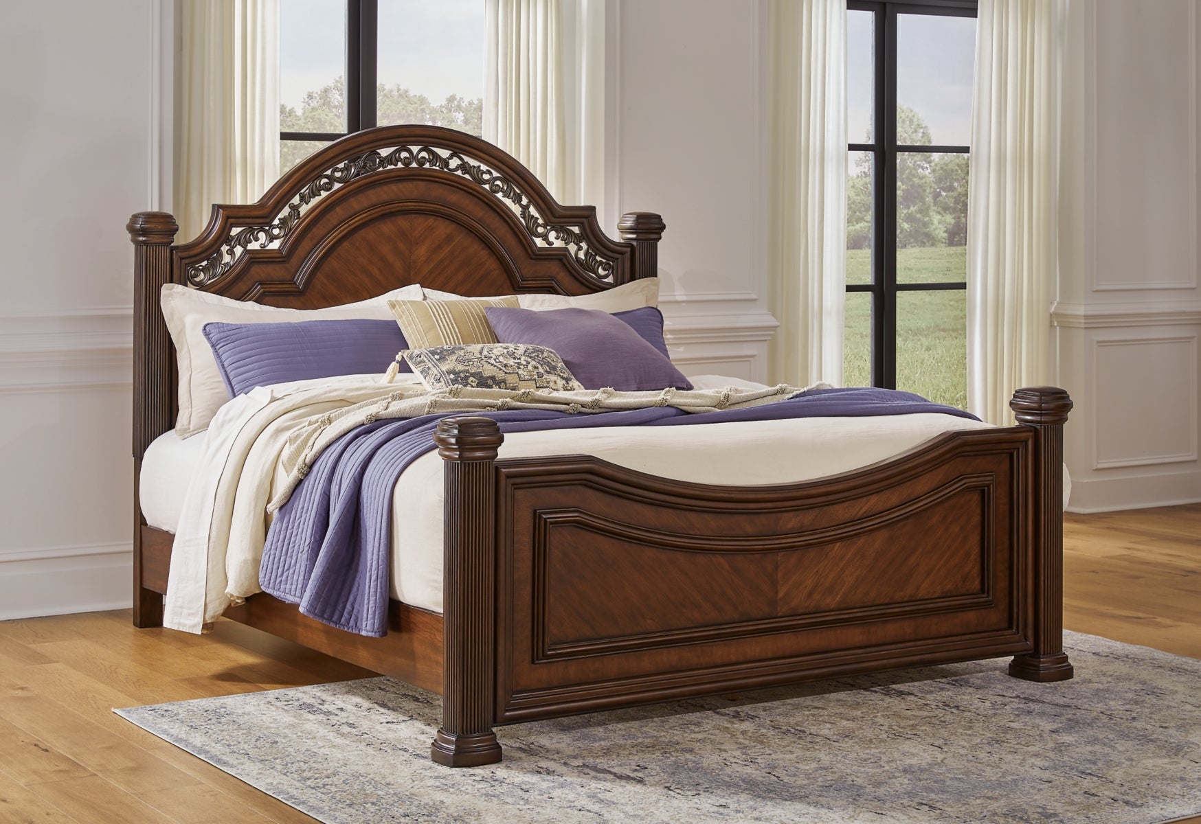 Lavinton King Poster Bed with Dresser and 2 Nightstands
