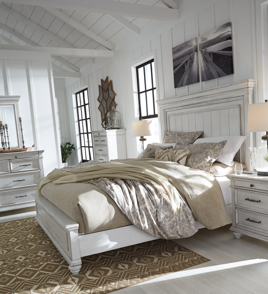 Kanwyn Queen Panel Bed